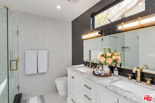 4821 Heaven Avenue, Los Angeles, CA 91364