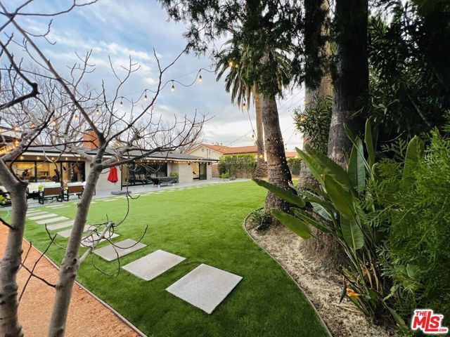 4821 Heaven Avenue, Los Angeles, CA 91364