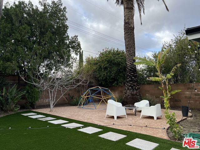 4821 Heaven Avenue, Los Angeles, CA 91364