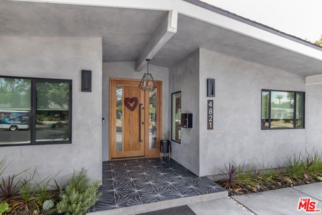 4821 Heaven Avenue, Los Angeles, CA 91364