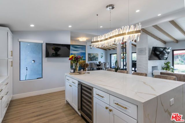 4821 Heaven Avenue, Los Angeles, CA 91364