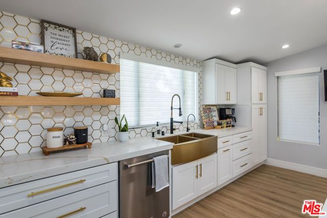 4821 Heaven Avenue, Los Angeles, CA 91364