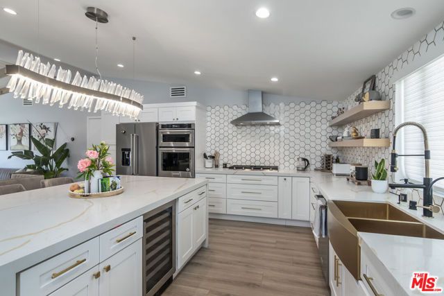 4821 Heaven Avenue, Los Angeles, CA 91364
