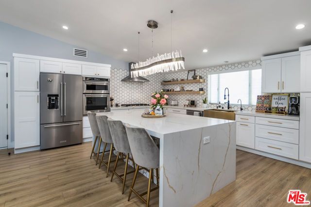 4821 Heaven Avenue, Los Angeles, CA 91364