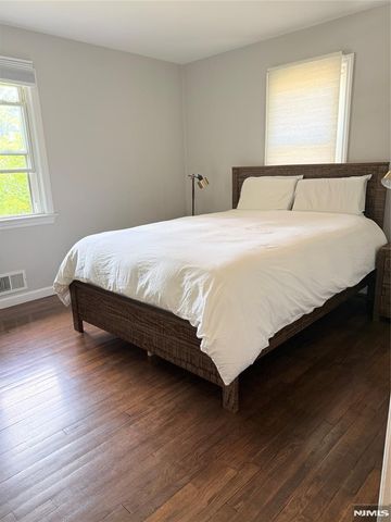 180 Orchard Street, Allendale, NJ 07401