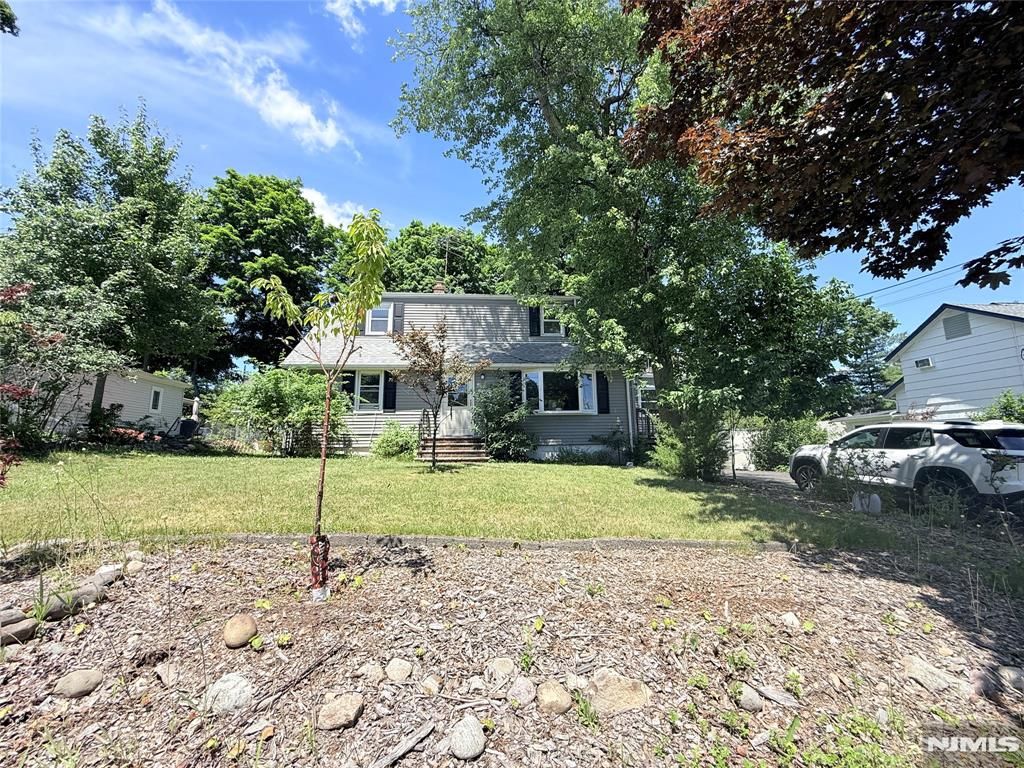 180 Orchard Street, Allendale, NJ 07401