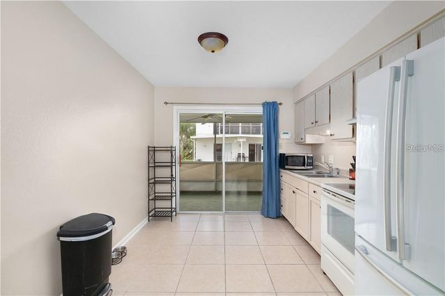 1003 DORA AVENUE, Tavares, FL 32778