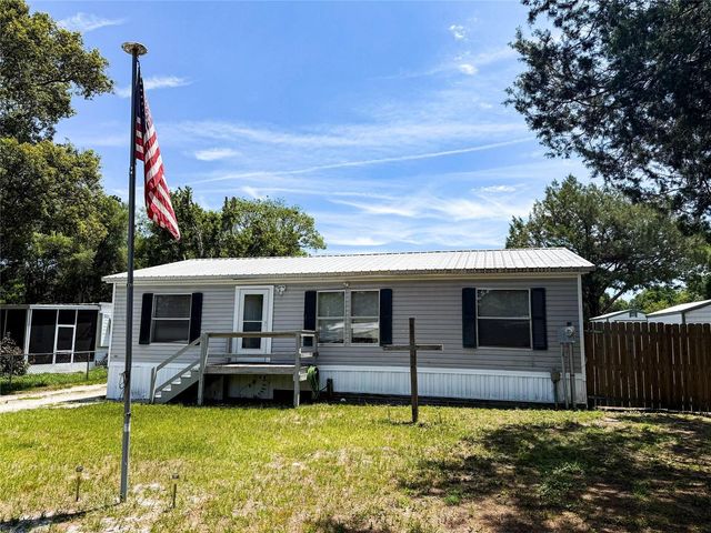 104 WATERWAY AVENUE, Satsuma, FL 32189
