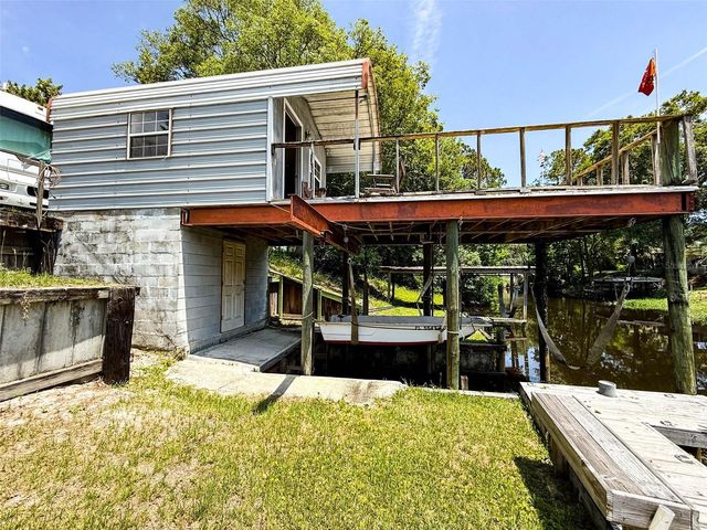 104 WATERWAY AVENUE, Satsuma, FL 32189