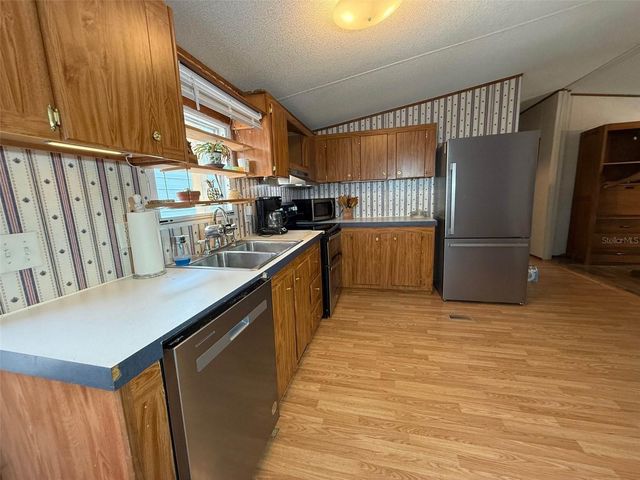 104 WATERWAY AVENUE, Satsuma, FL 32189