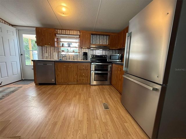 104 WATERWAY AVENUE, Satsuma, FL 32189