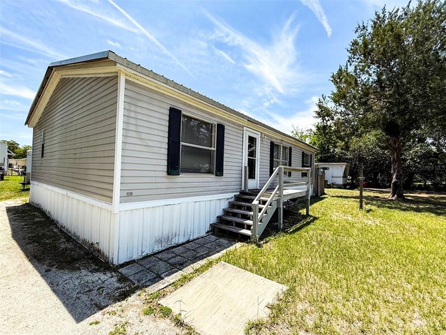 104 WATERWAY AVENUE, Satsuma, FL 32189