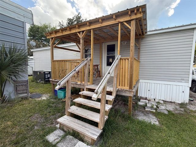 104 WATERWAY AVENUE, Satsuma, FL 32189
