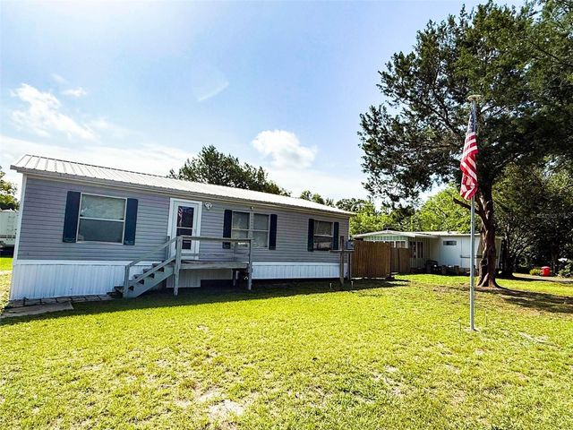 104 WATERWAY AVENUE, Satsuma, FL 32189