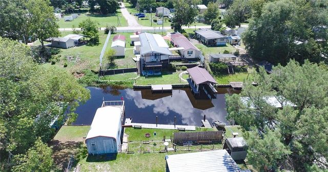 104 WATERWAY AVENUE, Satsuma, FL 32189