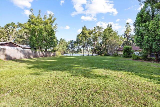 18703.5 LAKESHORE DR, Lutz, FL 33549