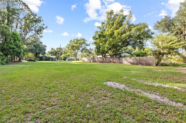 18703.5 LAKESHORE DR, Lutz, FL 33549