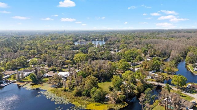 18703.5 LAKESHORE DR, Lutz, FL 33549
