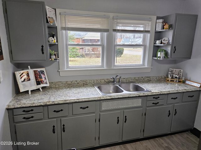 1105 Brookline Ave, Louisville, KY 40215