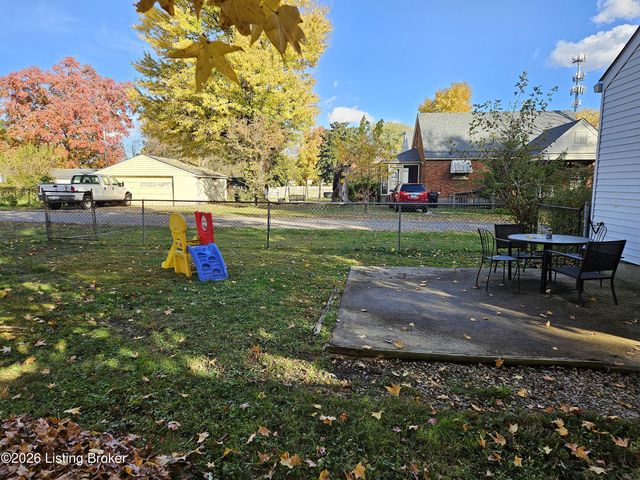 1105 Brookline Ave, Louisville, KY 40215