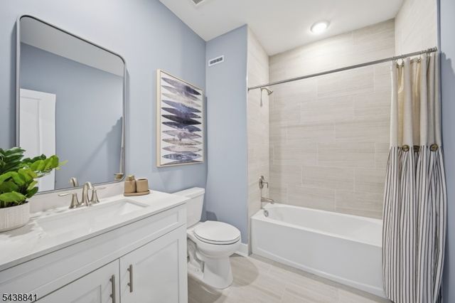 4 Pimlico Pl, Oakland Boro, NJ 07436