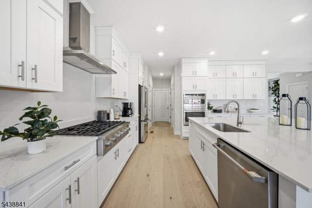 4 Pimlico Pl, Oakland Boro, NJ 07436