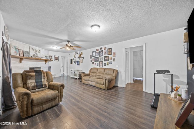 1361 Fountaintown Road, Beulaville, NC 28518