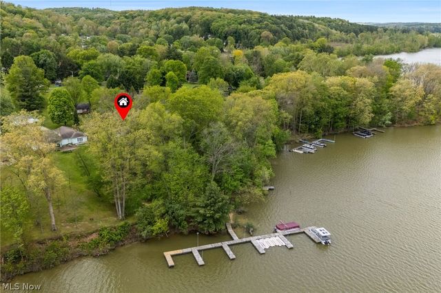 6109 Vale View Drive SW, Sherrodsville, OH 44675