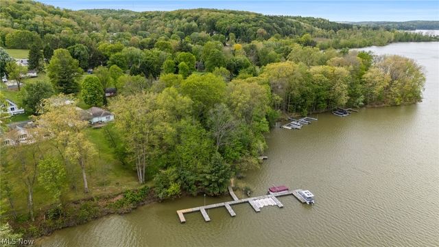 6109 Vale View Drive SW, Sherrodsville, OH 44675