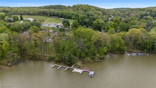 6109 Vale View Drive SW, Sherrodsville, OH 44675