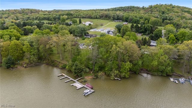 6109 Vale View Drive SW, Sherrodsville, OH 44675