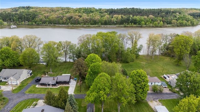6109 Vale View Drive SW, Sherrodsville, OH 44675