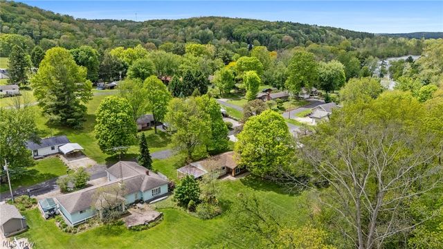 6109 Vale View Drive SW, Sherrodsville, OH 44675
