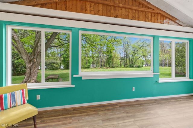 6109 Vale View Drive SW, Sherrodsville, OH 44675