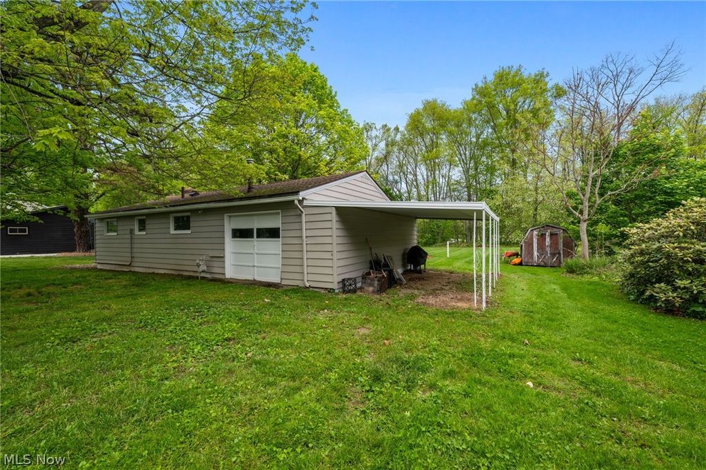 6109 Vale View Drive SW, Sherrodsville, OH 44675