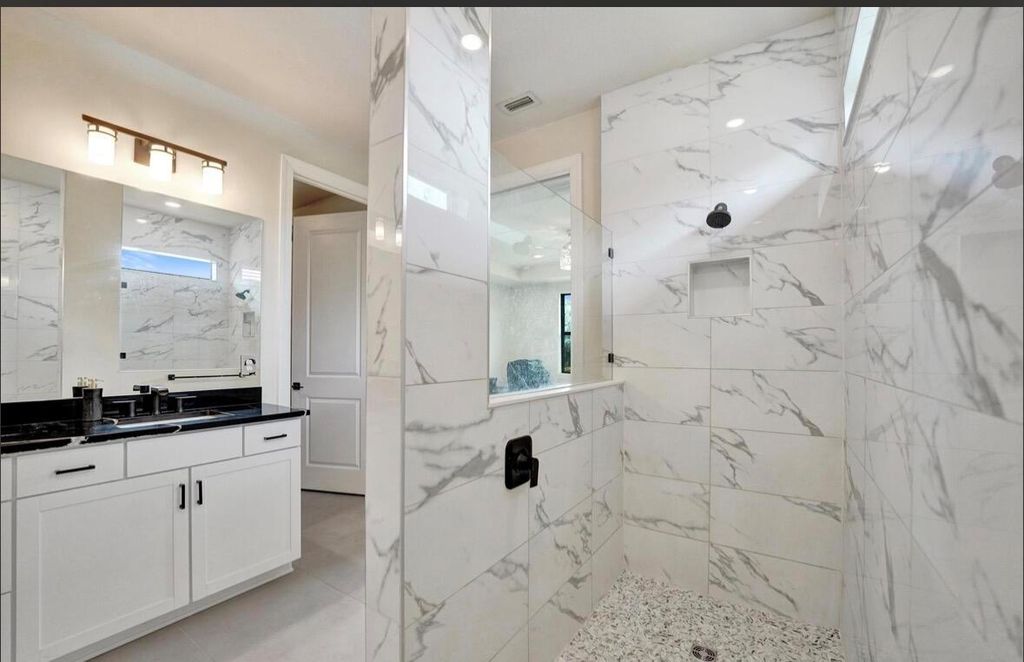 Image 15 of property listing at 4519 SILVERWOOD Lane N, Oakland Park, FL 33309
