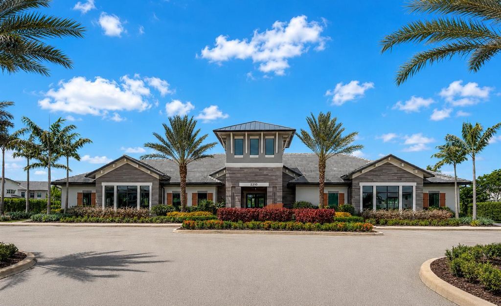 Image 21 of property listing at 4519 SILVERWOOD Lane N, Oakland Park, FL 33309