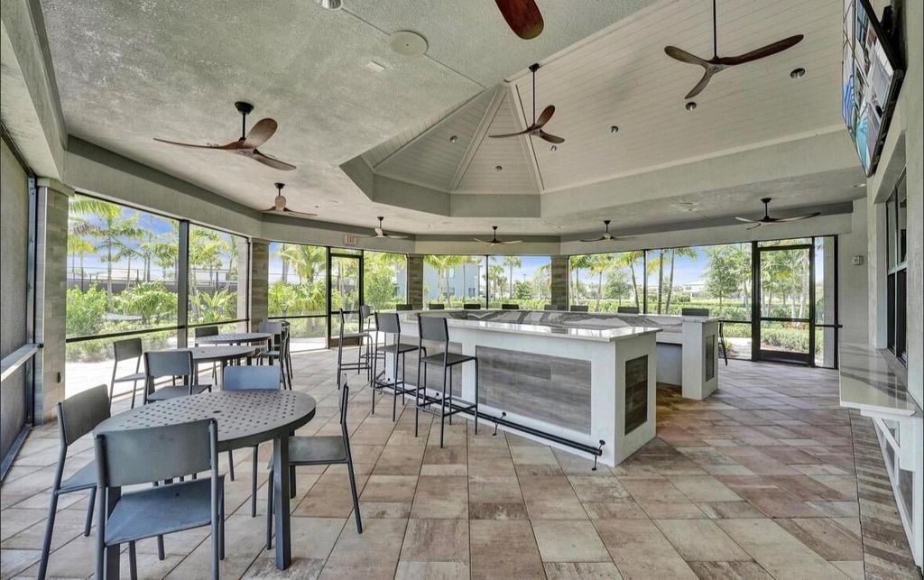 Image 29 of property listing at 4519 SILVERWOOD Lane N, Oakland Park, FL 33309