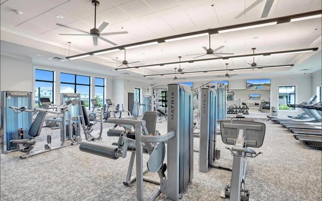 Image 32 of property listing at 4519 SILVERWOOD Lane N, Oakland Park, FL 33309