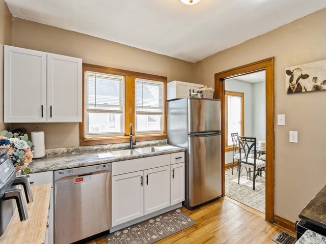 410 1st Street S, Newton, IA 50208