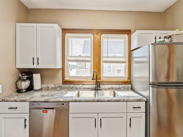 410 1st Street S, Newton, IA 50208