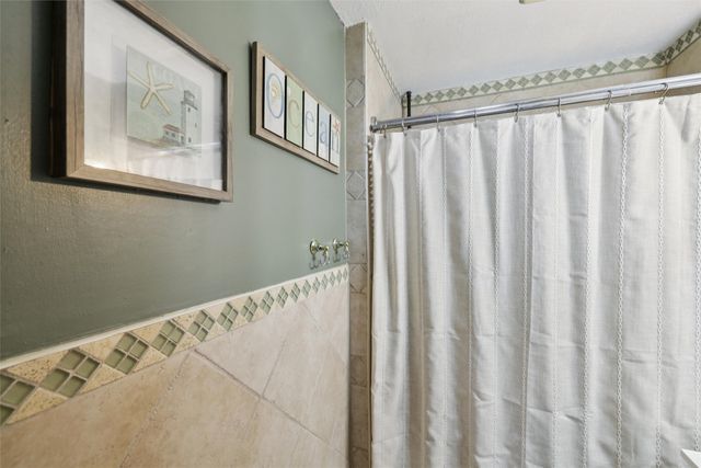 410 1st Street S, Newton, IA 50208