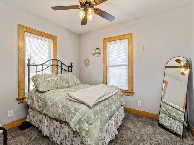 410 1st Street S, Newton, IA 50208