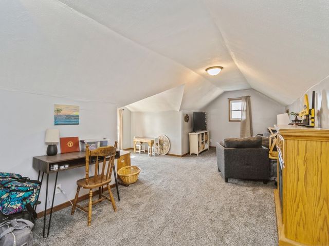 410 1st Street S, Newton, IA 50208