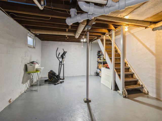 410 1st Street S, Newton, IA 50208