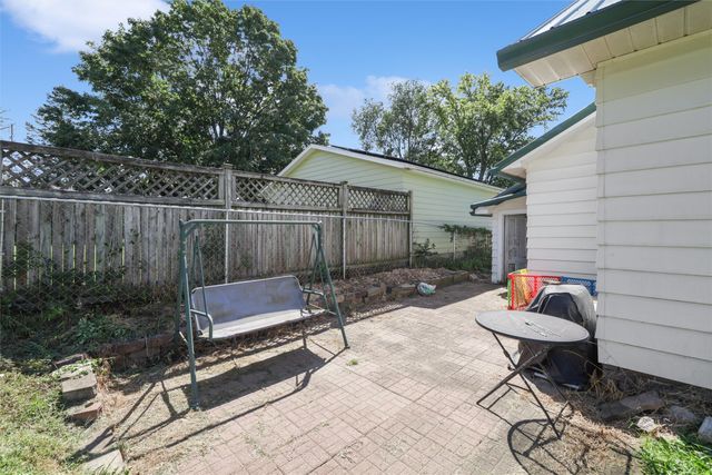 410 1st Street S, Newton, IA 50208