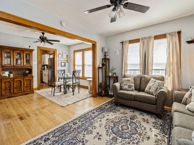 410 1st Street S, Newton, IA 50208