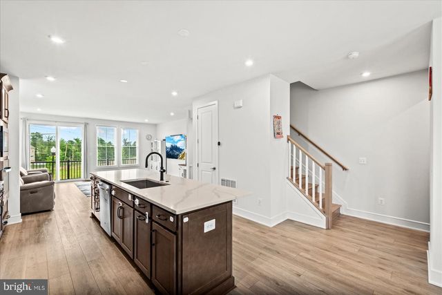 42086 PICASSO SQ, Brambleton, VA 20148