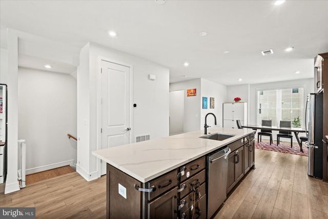 42086 PICASSO SQ, Brambleton, VA 20148