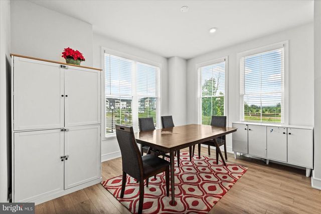 42086 PICASSO SQ, Brambleton, VA 20148